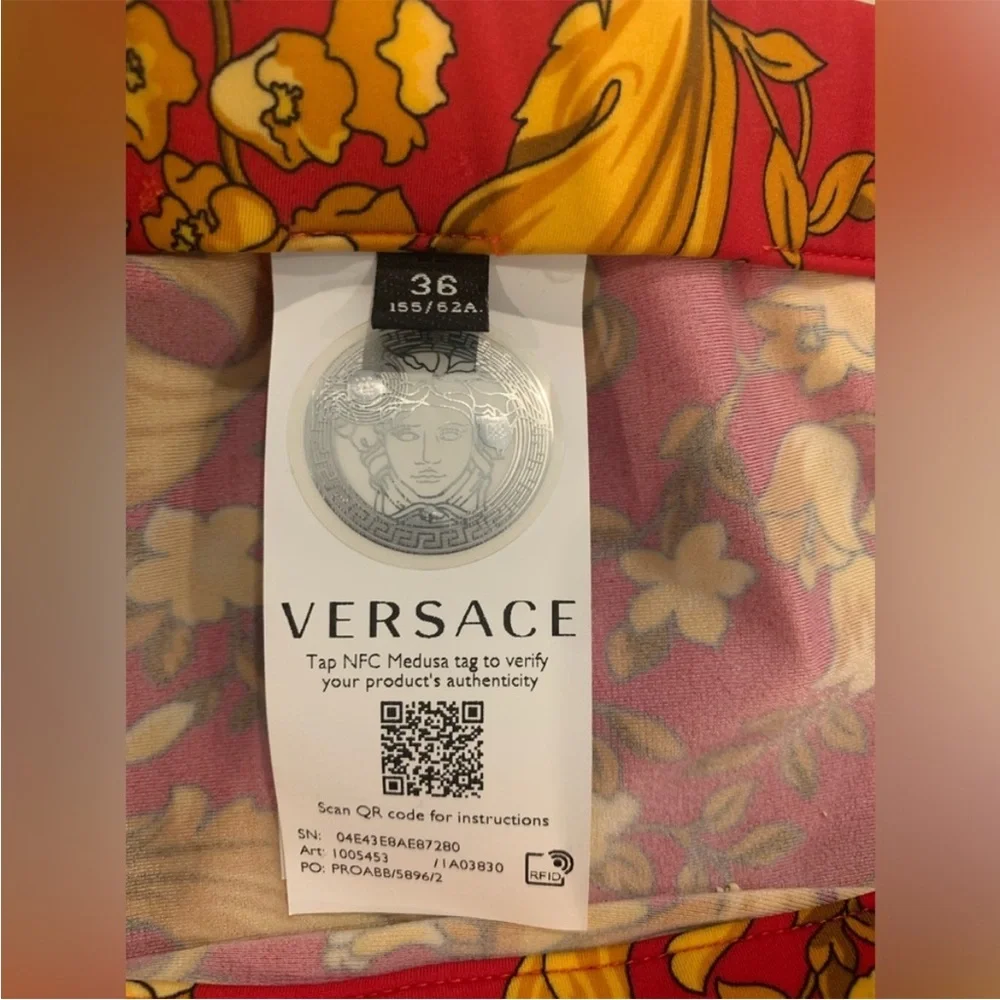 ✨Versace Red and Yellow Floral Leggings - Picture 2 of 2